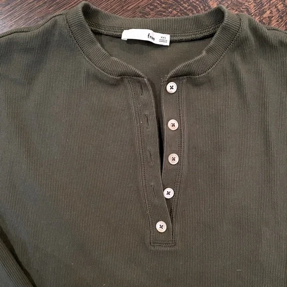 Wilfred Free Aritzia Mavis shirt green - Picture 2 of 4